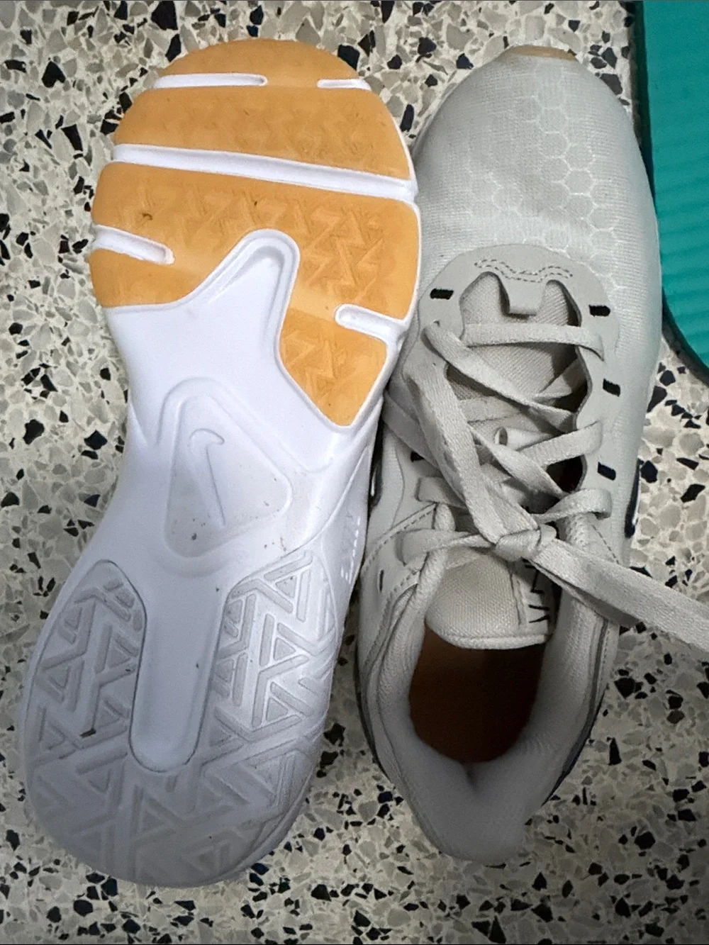 Nike closure indoors style